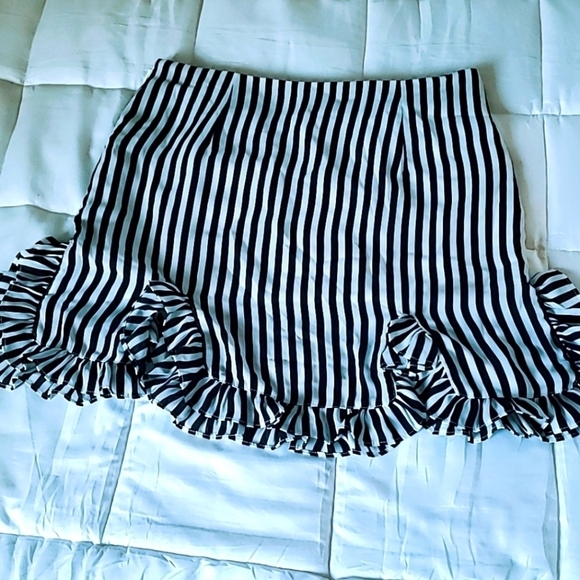 Navy Blue and White Striped Mini Skirt by Caren forbes 🌴 - Picture 2 of 4